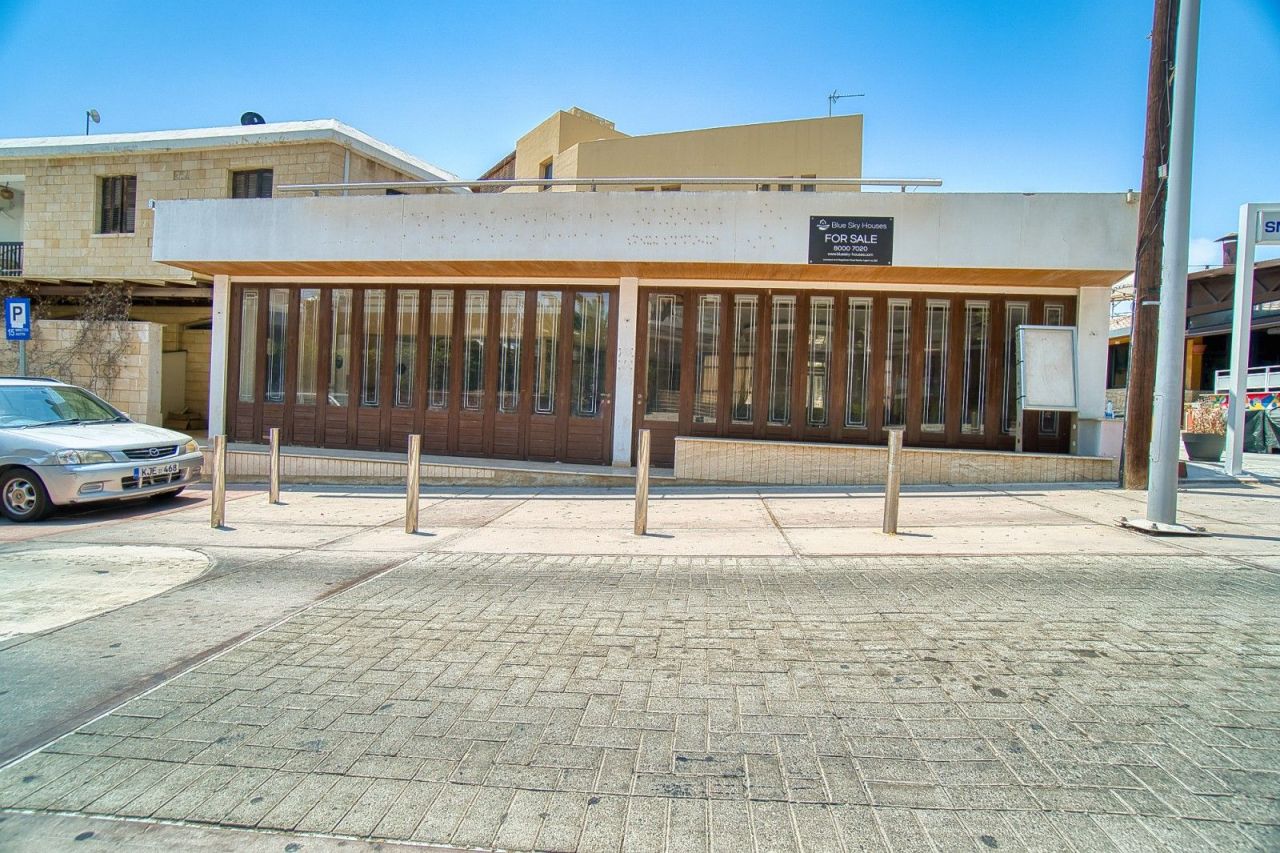 Cafetería, restaurante en Pafos, Chipre, 204 m² - imagen 1