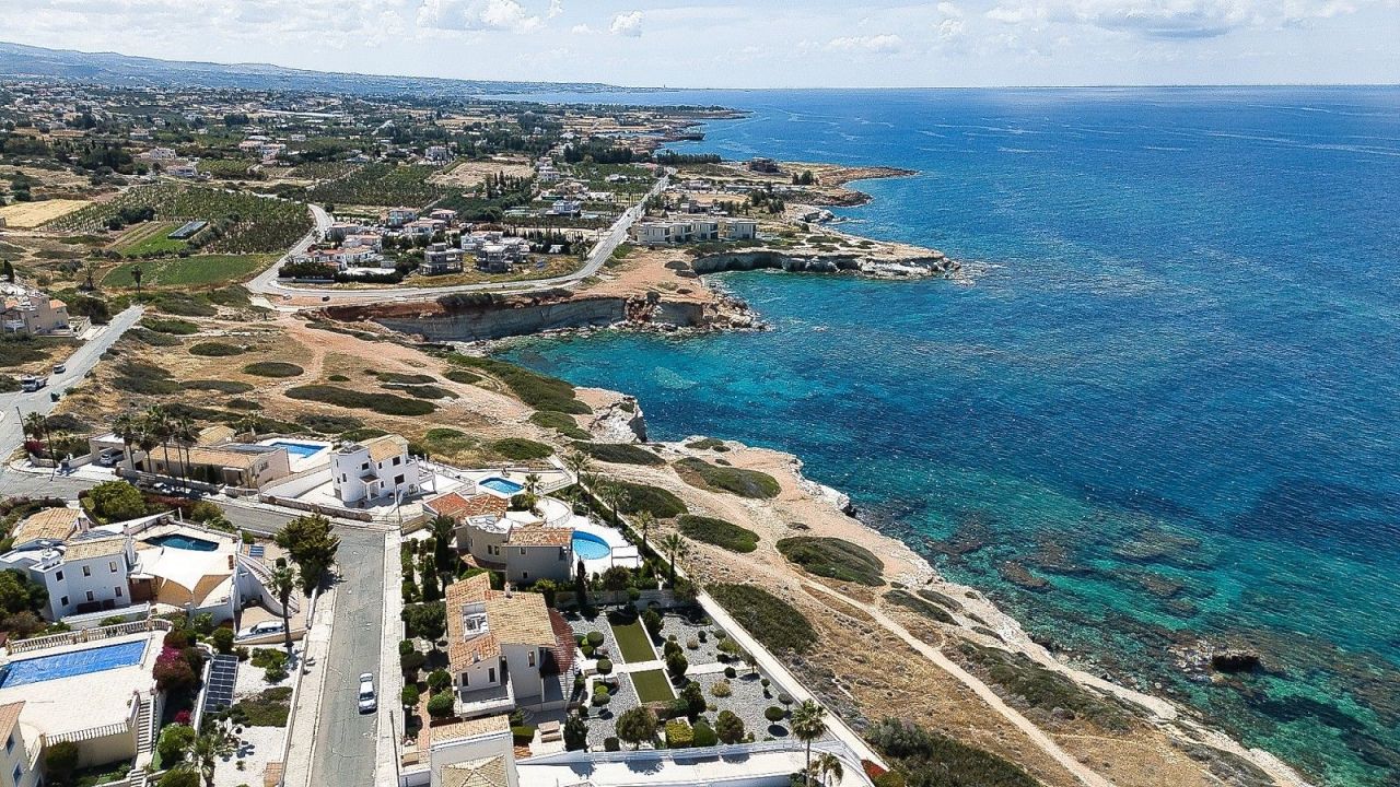 Villa in Paphos, Cyprus, 260 m² - picture 1