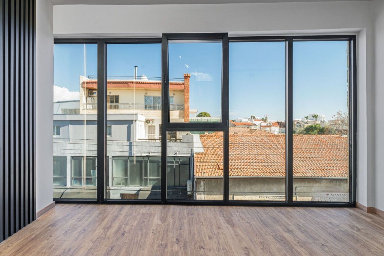 Commercial property in Limassol, Cyprus, 600 m² - picture 1