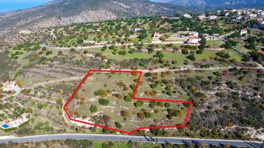 Grundstück in Paphos, Zypern, 10 348 m² - Foto 1