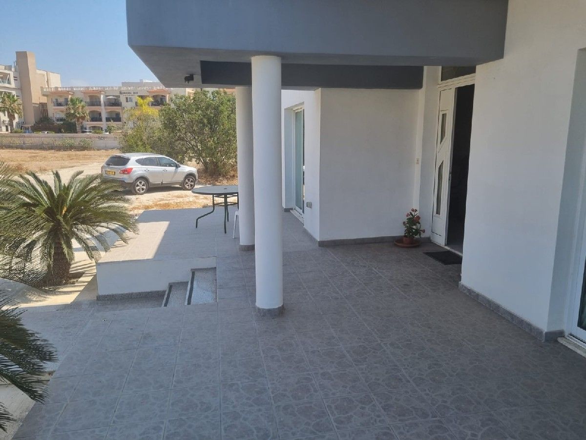 Townhouse in Paphos, Cyprus, 230 m² - picture 1