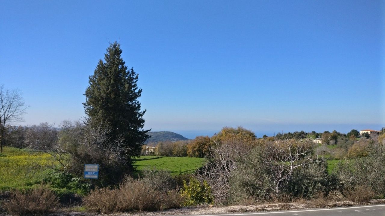 Grundstück in Paphos, Zypern, 3 345 m² - Foto 1