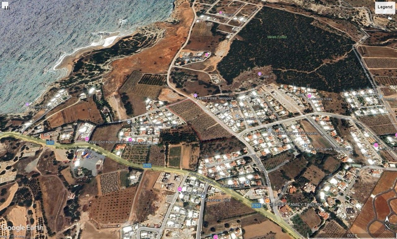 Terrain à Paphos, Chypre, 14 586 m² - image 1