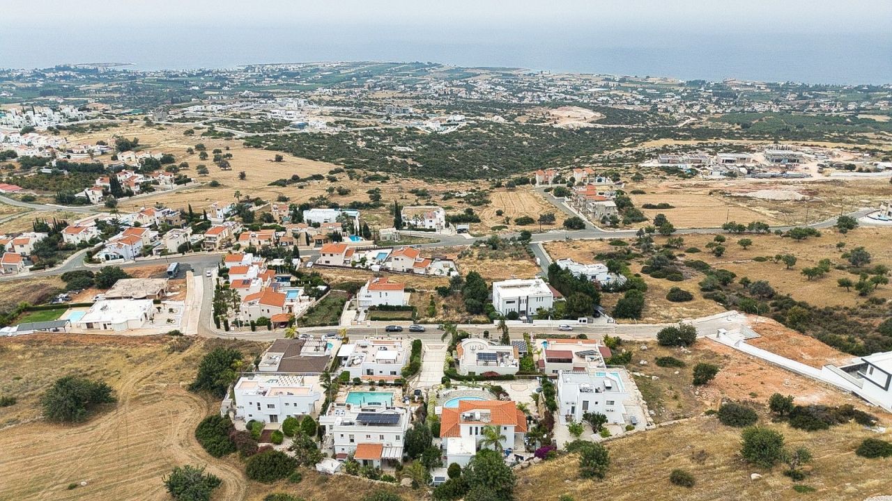 Villa in Paphos, Cyprus, 249 m² - picture 1
