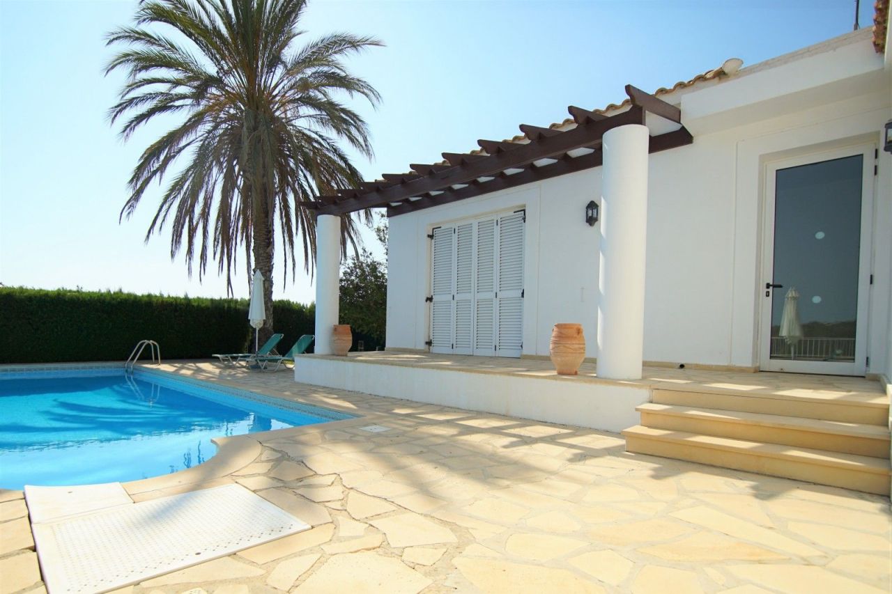 Bungalow à Paphos, Chypre, 146 m² - image 1