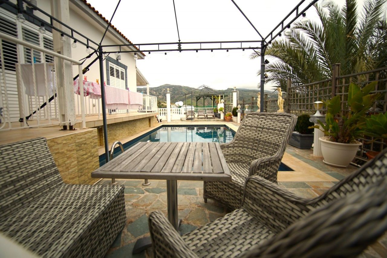 Villa à Paphos, Chypre, 485 m² - image 1
