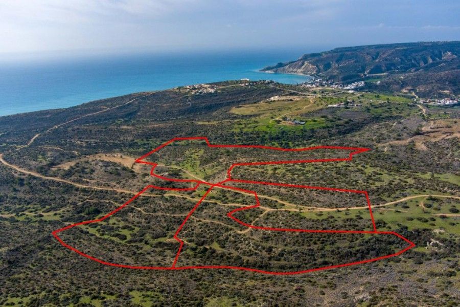 Terreno en Limasol, Chipre, 161 527 m² - imagen 1