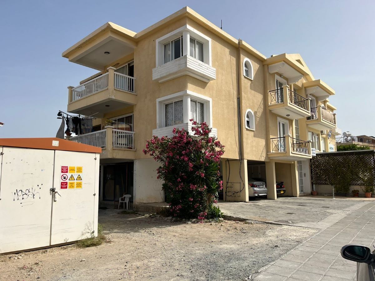 Commercial property in Paphos, Cyprus - picture 1