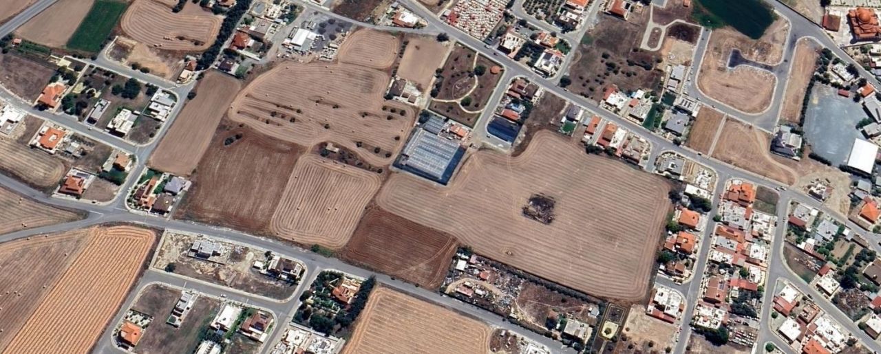 Terrain à Larnaca, Chypre, 25 800 m² - image 1