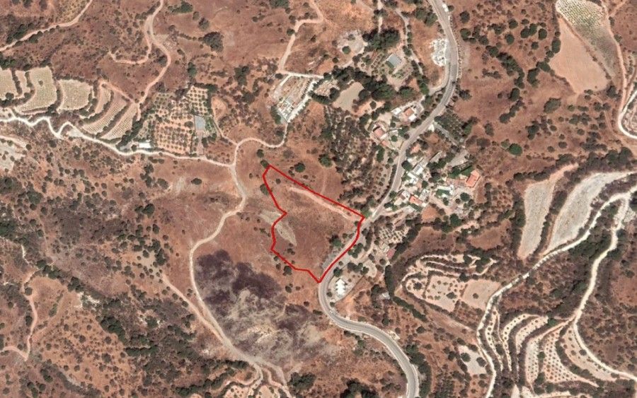 Land in Paphos, Cyprus, 9 220 m² - picture 1