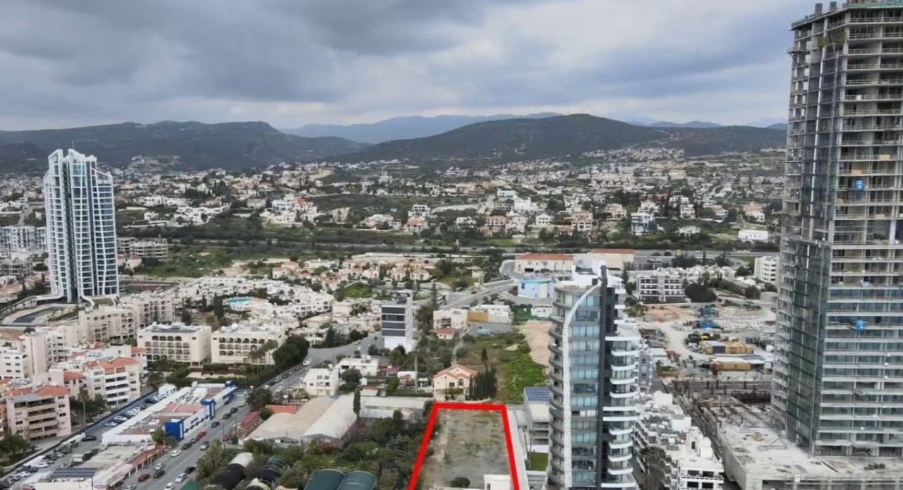 Terrain à Limassol, Chypre, 3 184 m² - image 1