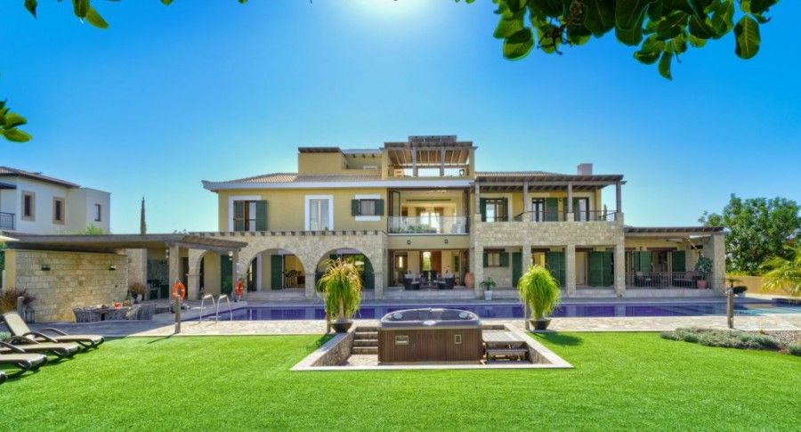 Villa in Paphos, Cyprus, 662 m² - picture 1