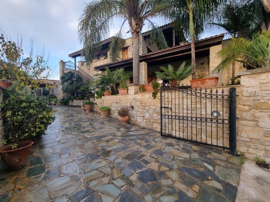 Villa in Paphos, Cyprus, 160 m² - picture 1