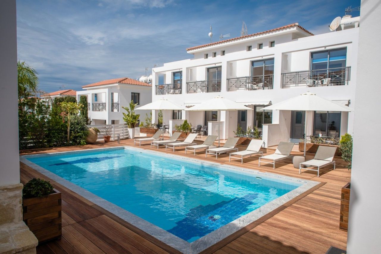 Commercial property in Paphos, Cyprus, 3 006 m² - picture 1