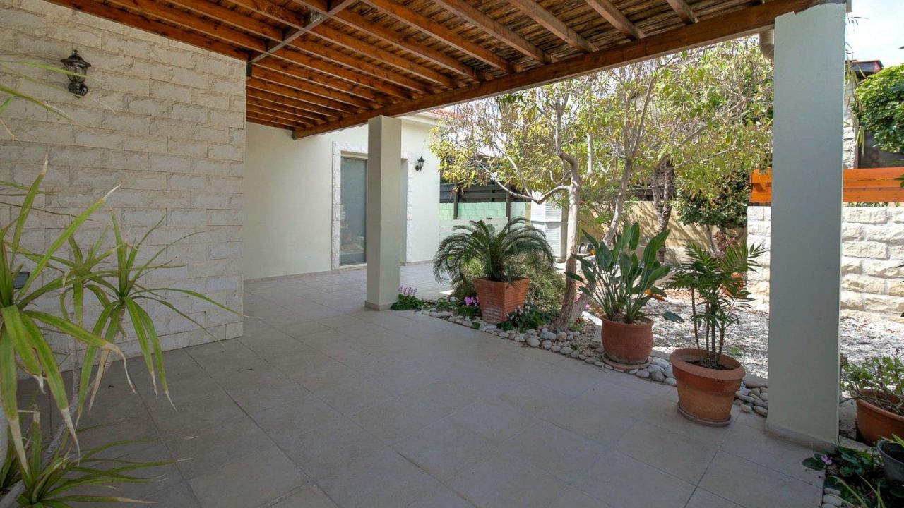 Bungalow in Limassol, Cyprus, 118 m² - picture 1