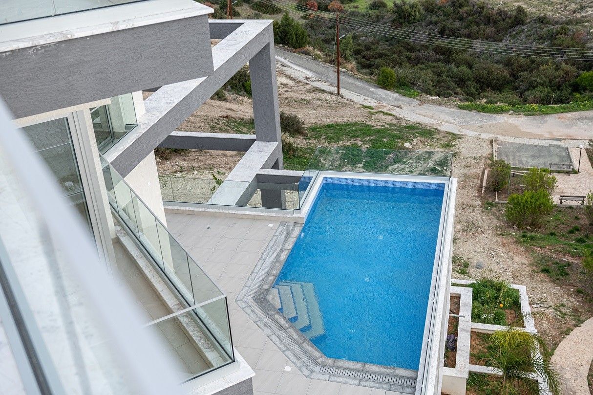 Villa in Limassol, Cyprus, 625 m² - picture 1