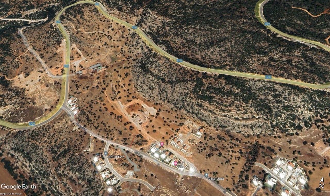 Land in Paphos, Cyprus, 18 730 m² - picture 1