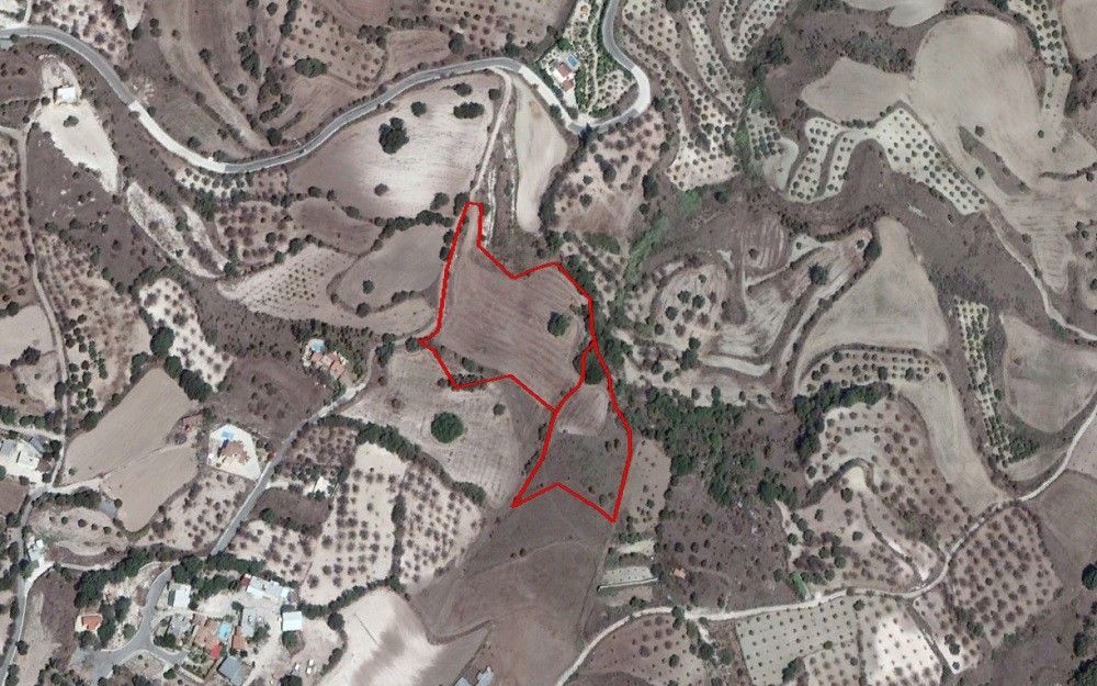 Terreno en Pafos, Chipre, 16 389 m² - imagen 1