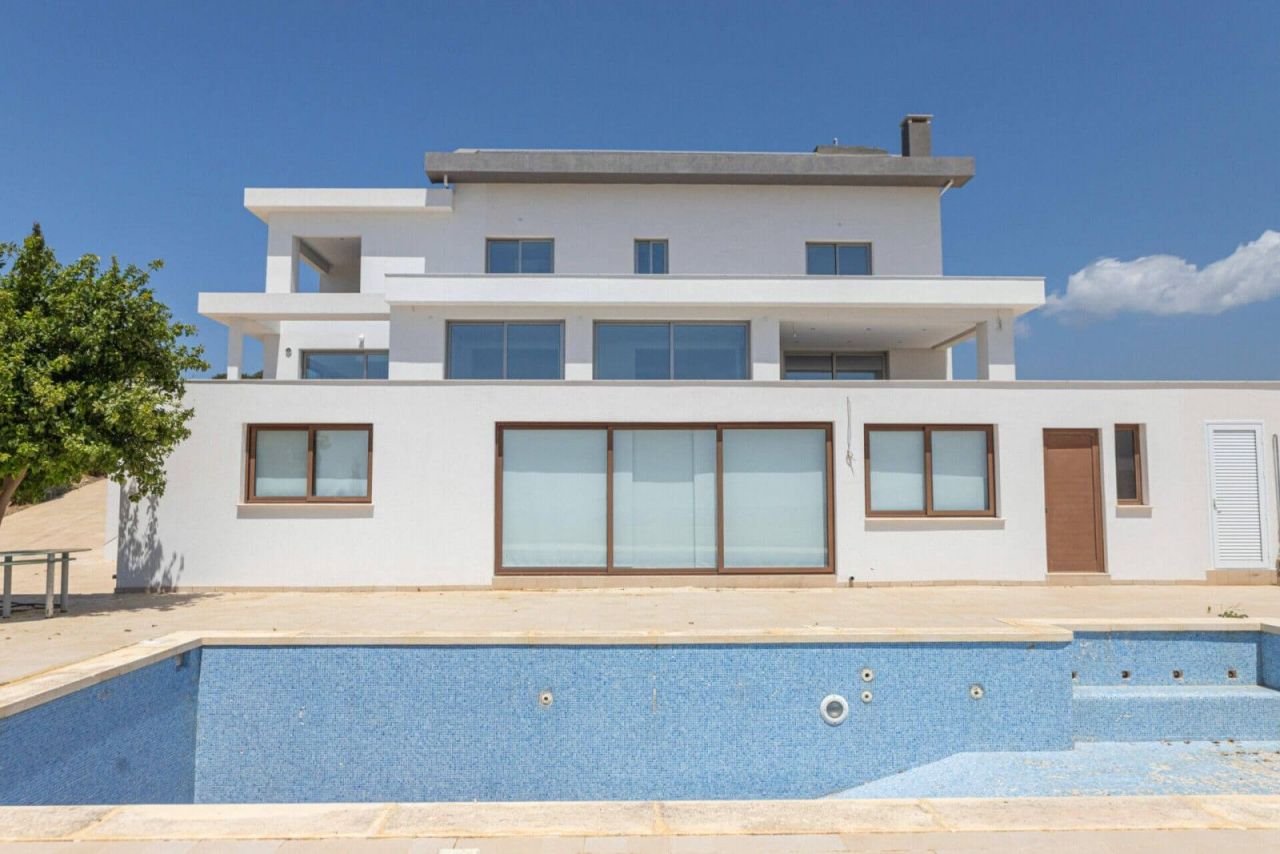 Villa a Paphos, Cipro, 450 m² - foto 1