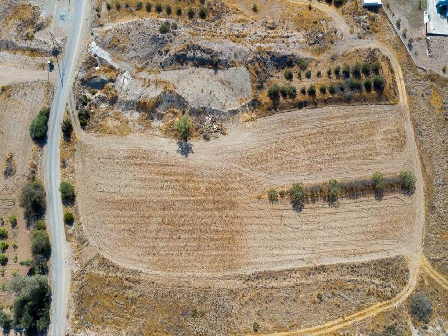 Terrain à Limassol, Chypre, 11 456 m² - image 1
