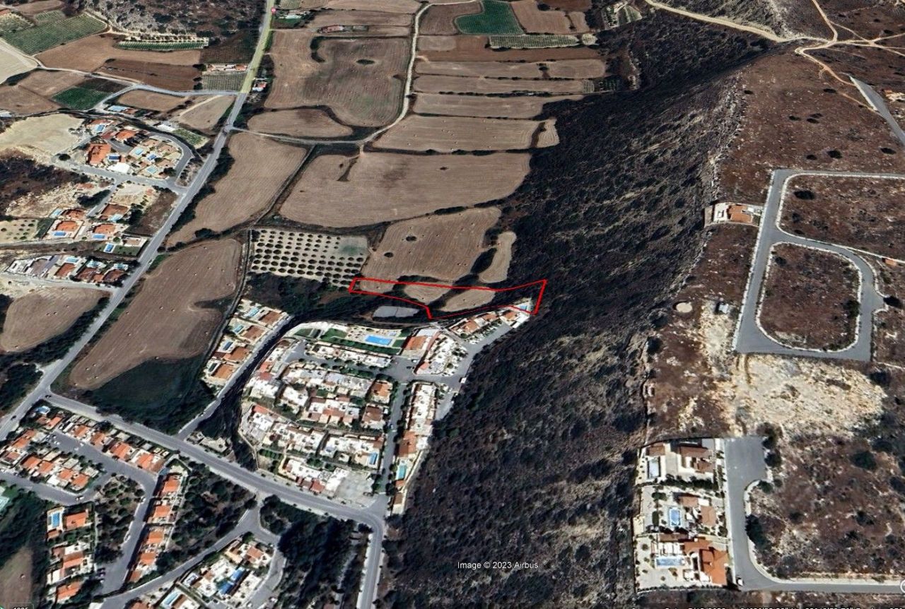 Land in Limassol, Cyprus, 4 214 m² - picture 1