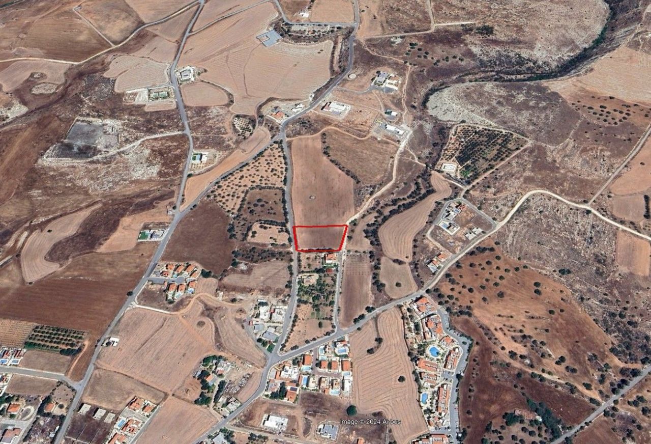 Grundstück in Paphos, Zypern, 3 578 m² - Foto 1