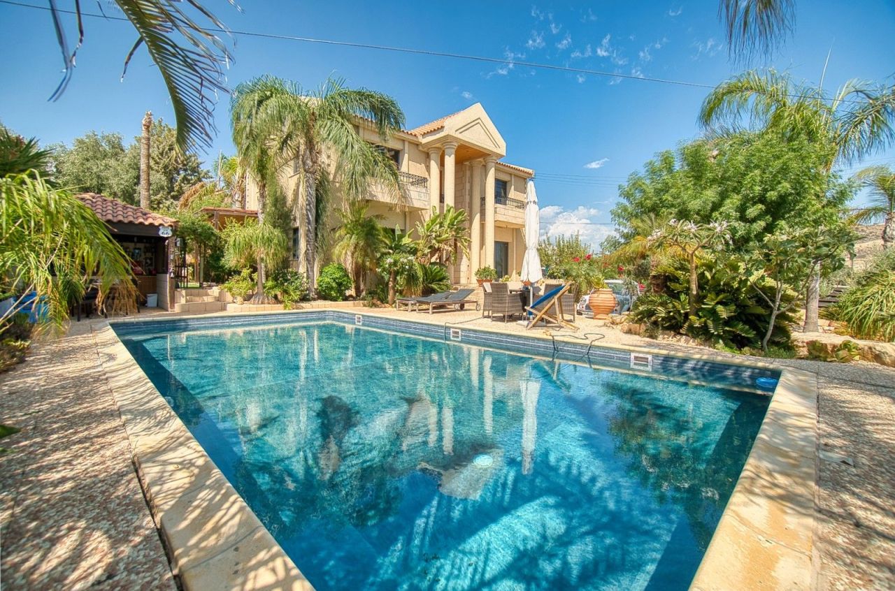 Villa à Limassol, Chypre, 332 m² - image 1