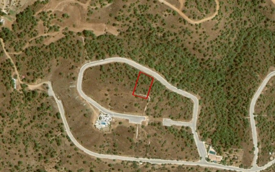 Land in Larnaca, Cyprus, 2 022 m² - picture 1