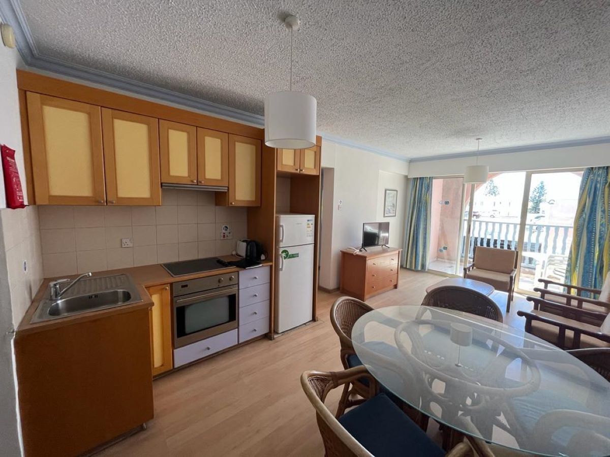 Apartment in Paphos, Cyprus, 98 m² - picture 1