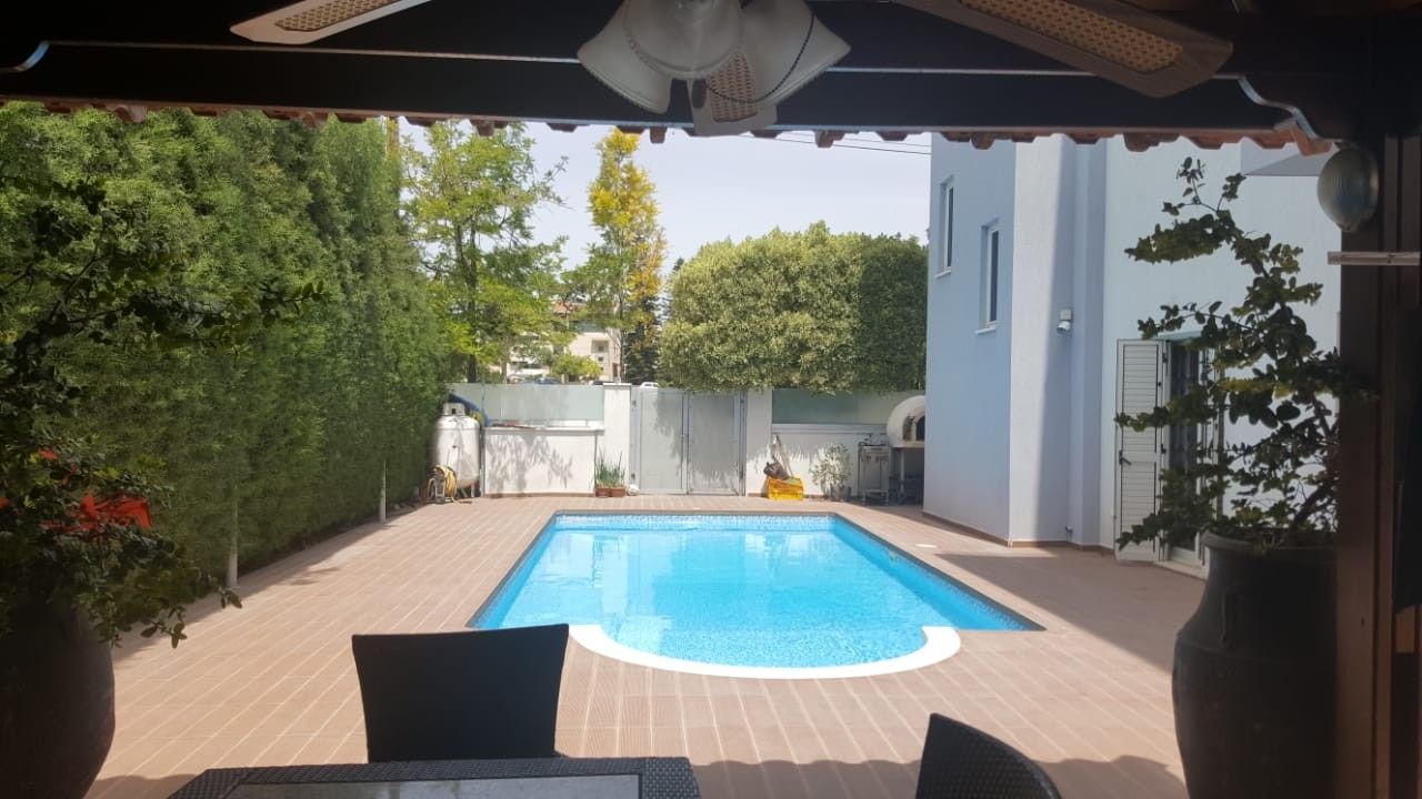 Villa in Limassol, Cyprus, 430 m² - picture 1