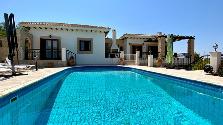 Bungalow in Paphos, Zypern, 1 315 m² - Foto 1