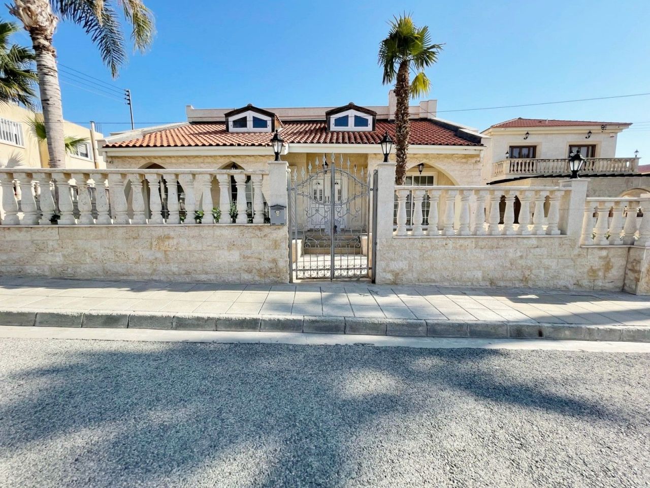 Villa à Larnaca, Chypre, 310 m² - image 1