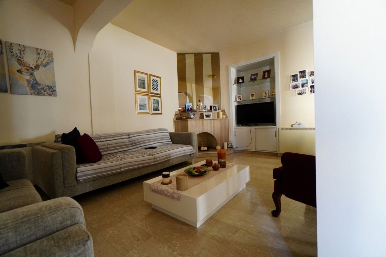 Biens commerciaux à Larnaca, Chypre, 394 m² - image 1