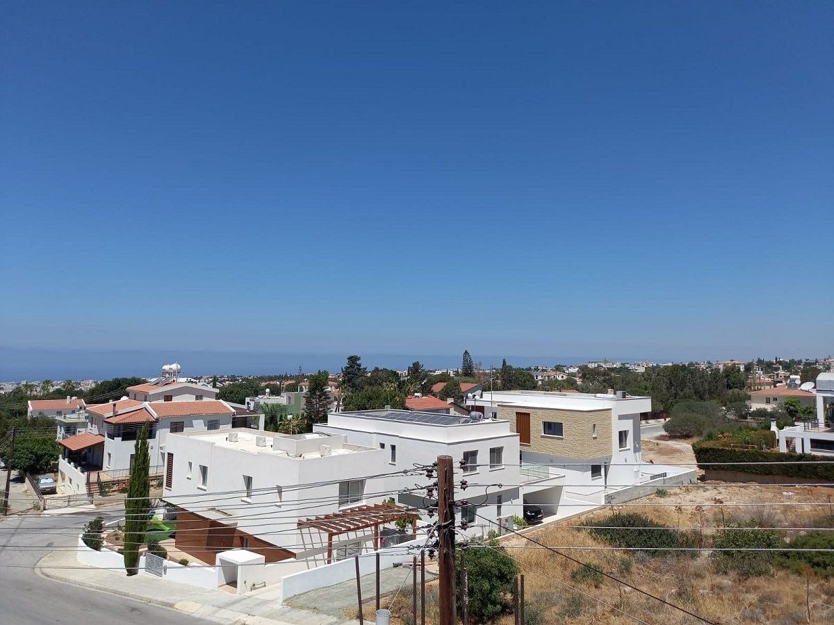 Townhouse in Paphos, Cyprus - picture 1