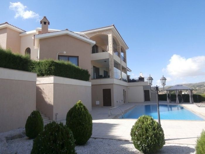 Villa in Paphos, Cyprus, 485 m² - picture 1