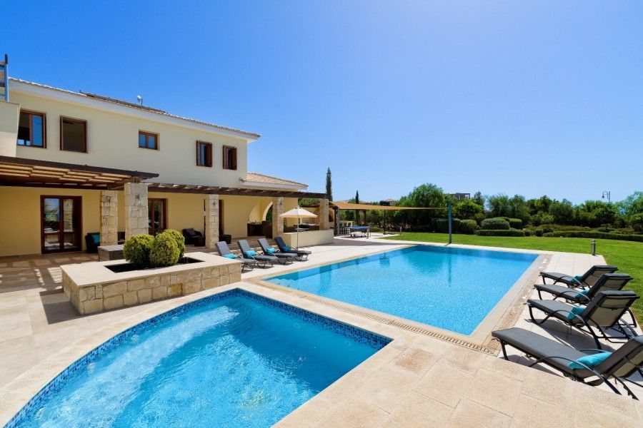 Villa in Paphos, Cyprus, 280 m² - picture 1