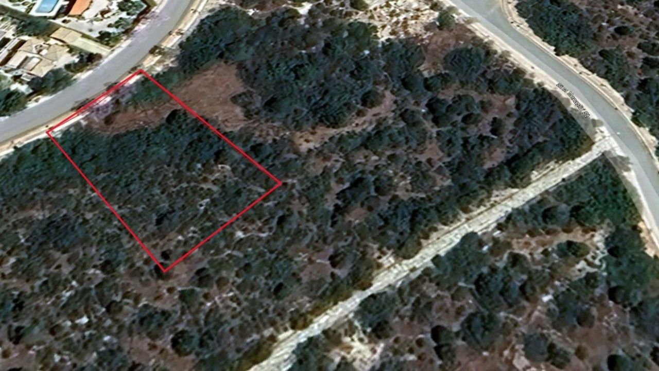 Grundstück in Paphos, Zypern, 1 372 m² - Foto 1