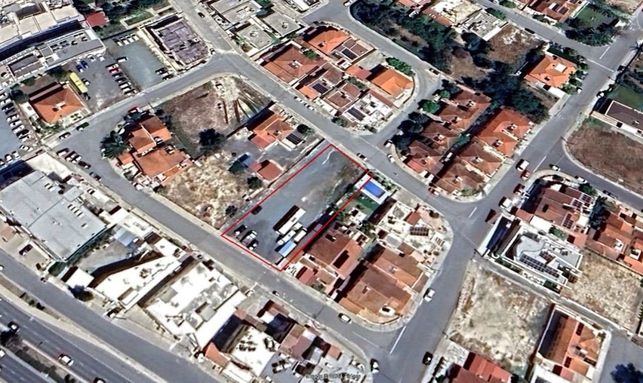 Terreno en Lárnaca, Chipre, 1 180 m² - imagen 1