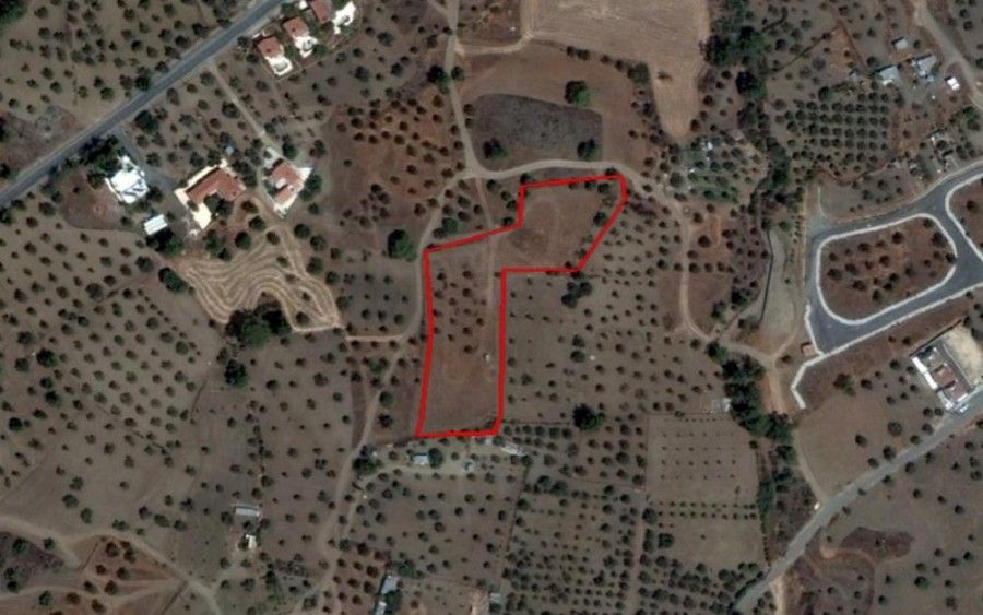 Terreno a Larnaca, Cipro, 7 693 m2 - foto 1