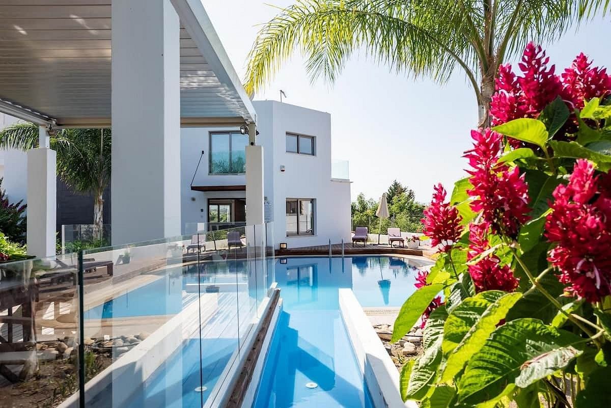 Villa in Paphos, Cyprus, 315 m² - picture 1