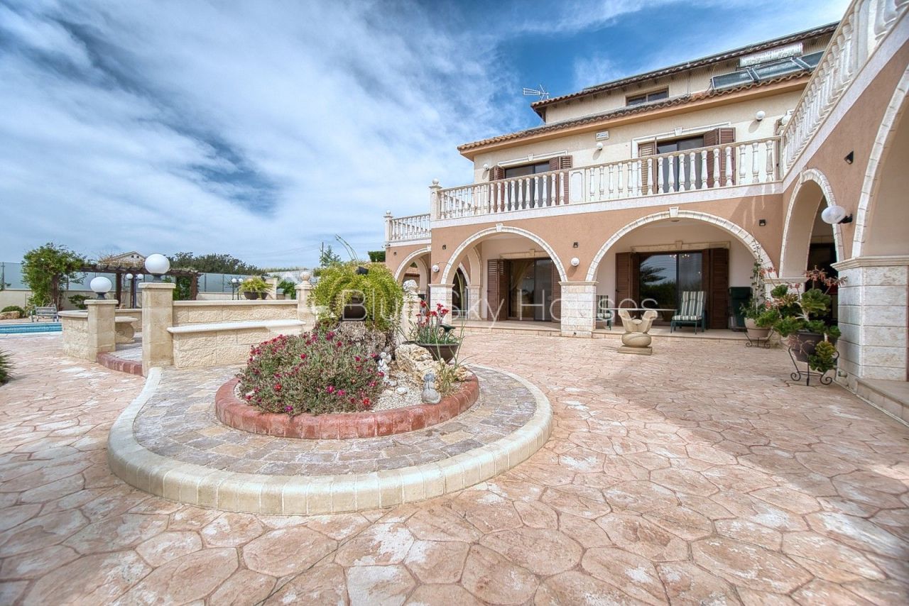 Villa a Limassol, Cipro, 490 m² - foto 2
