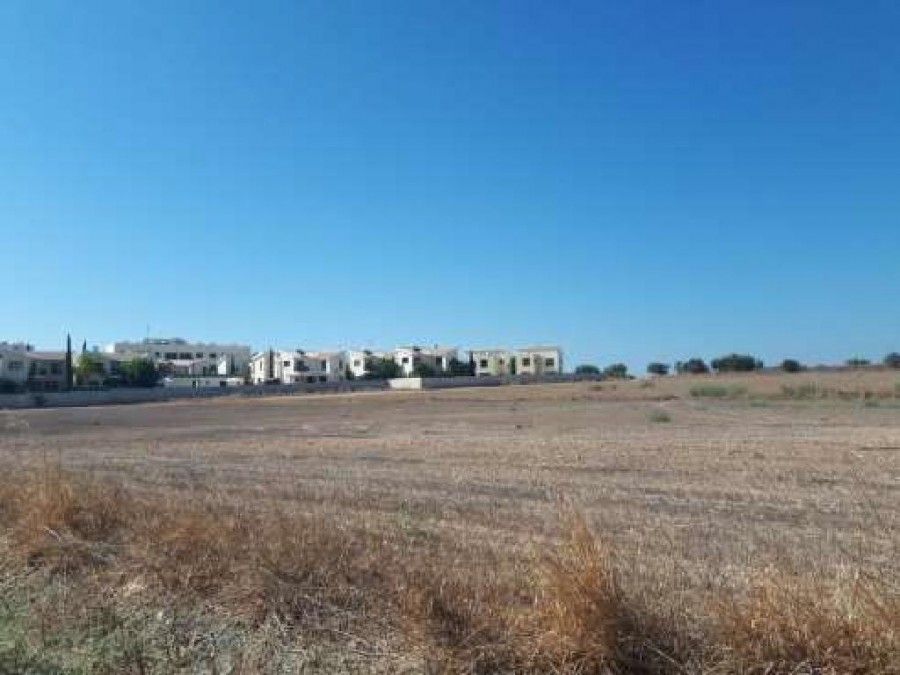 Land in Larnaca, Cyprus, 13 713 m² - picture 2