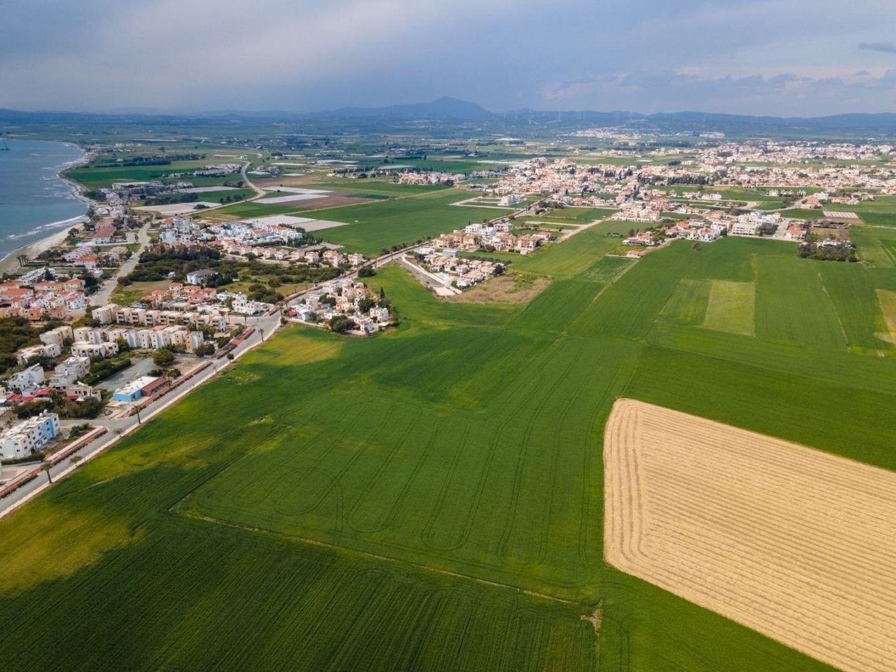 Terreno en Lárnaca, Chipre, 14 580 m² - imagen 2