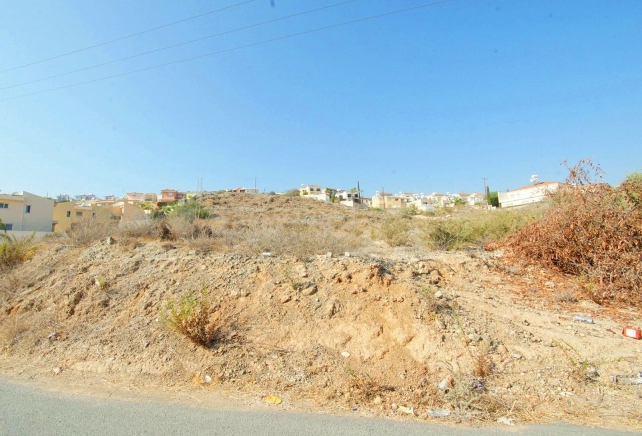 Land in Paphos, Cyprus, 16 300 m² - picture 2