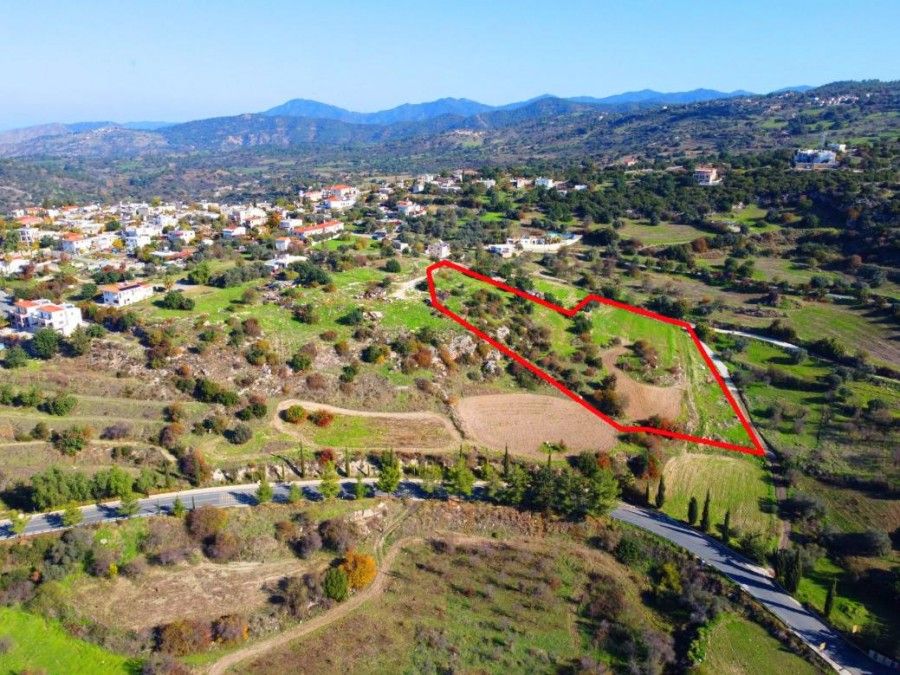 Terreno en Pafos, Chipre, 11 706 m² - imagen 2