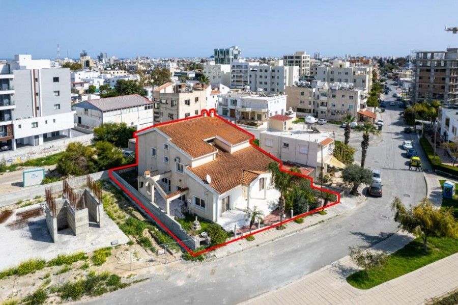 Villa in Larnaca, Cyprus, 350 m² - picture 2