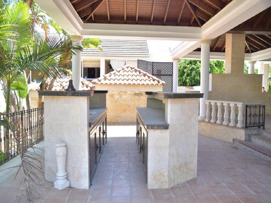 Villa in Larnaca, Cyprus, 710 m² - picture 2