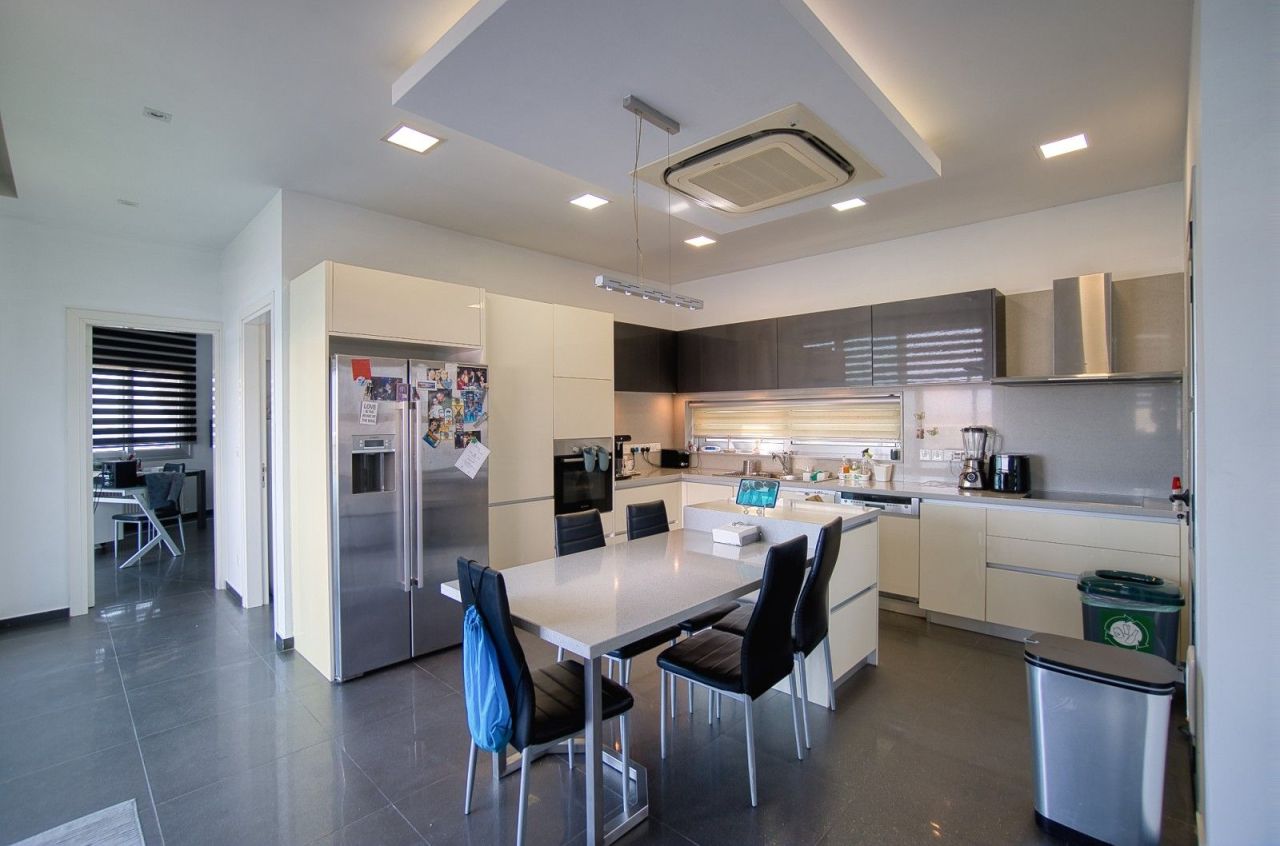 Villa in Limassol, Cyprus, 400 m² - picture 2