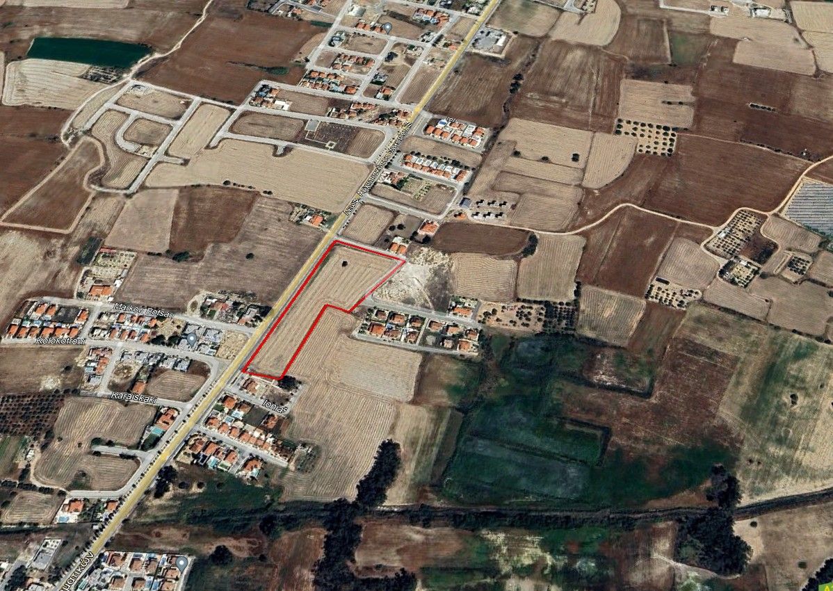 Land in Larnaca, Cyprus, 17 707 m² - picture 2