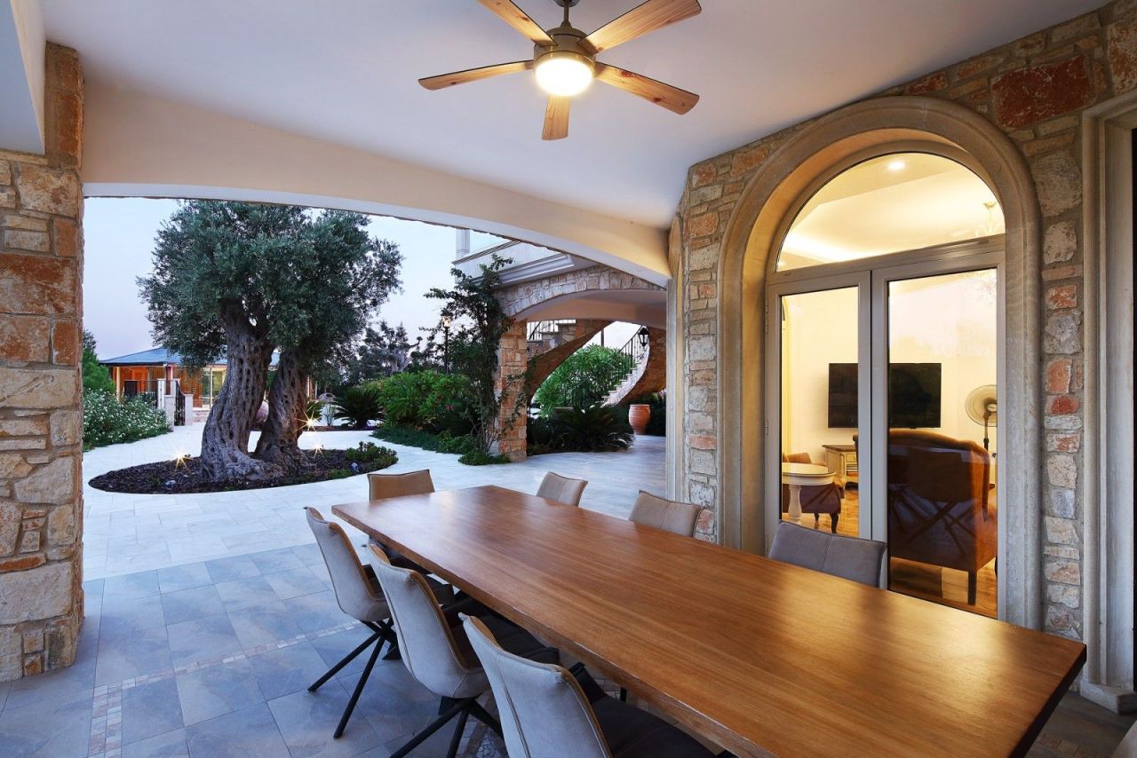 Villa in Limassol, Cyprus, 950 m² - picture 2